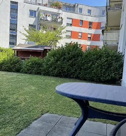 Ferienwohnung * ケルン